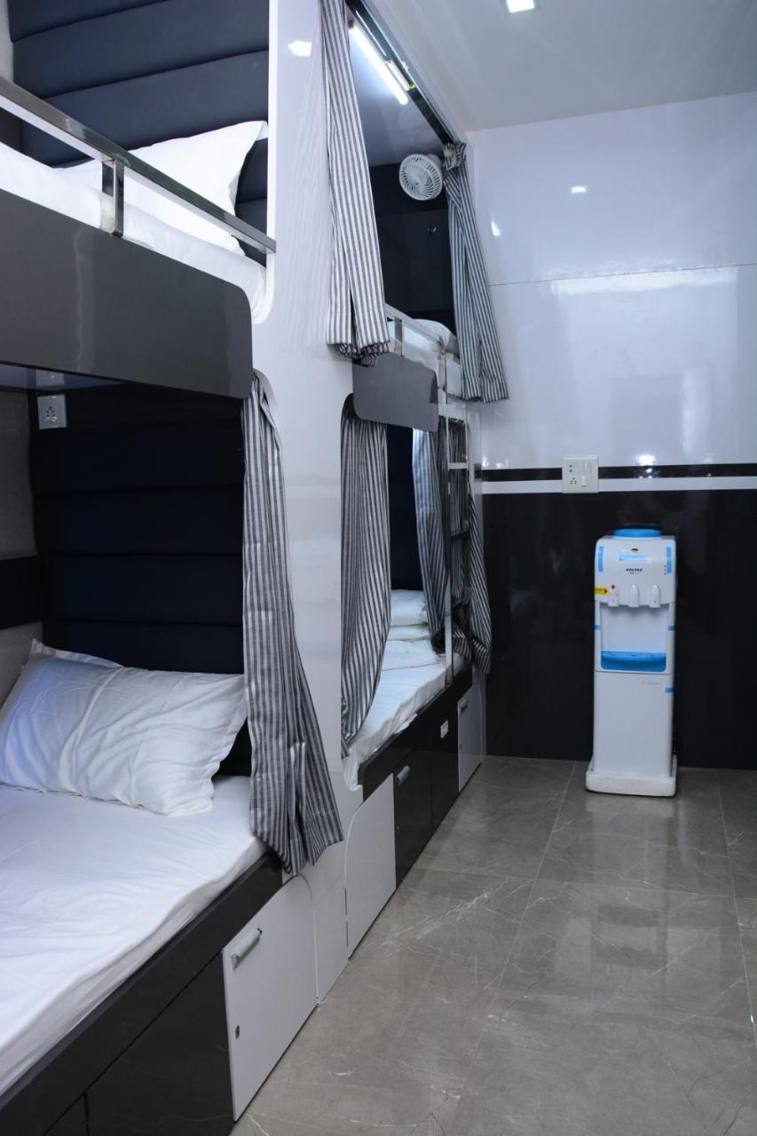 Ocean Dormitory 孟买 外观 照片